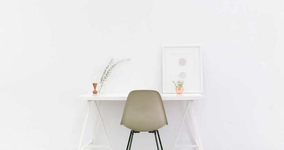 Minimalist desk