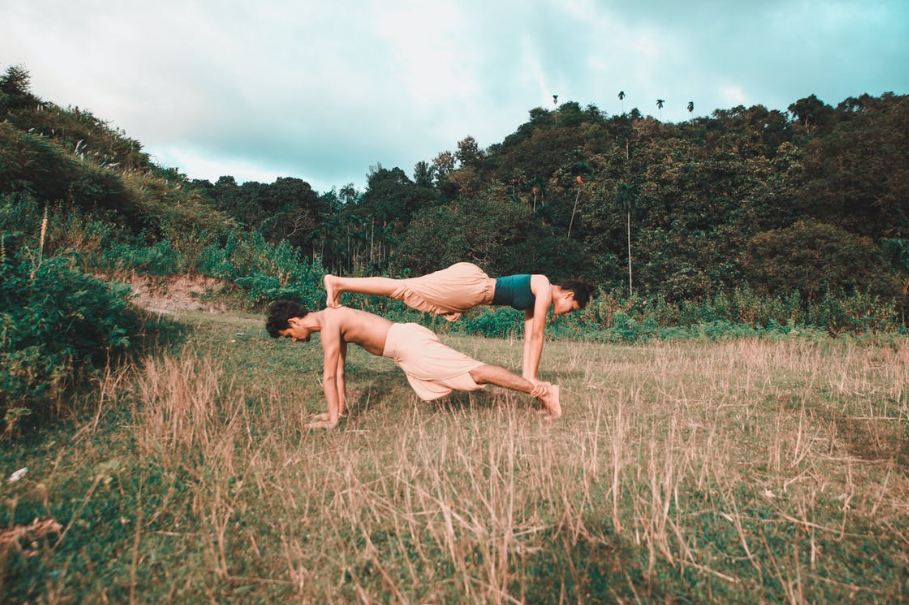 couple-doing-yoga