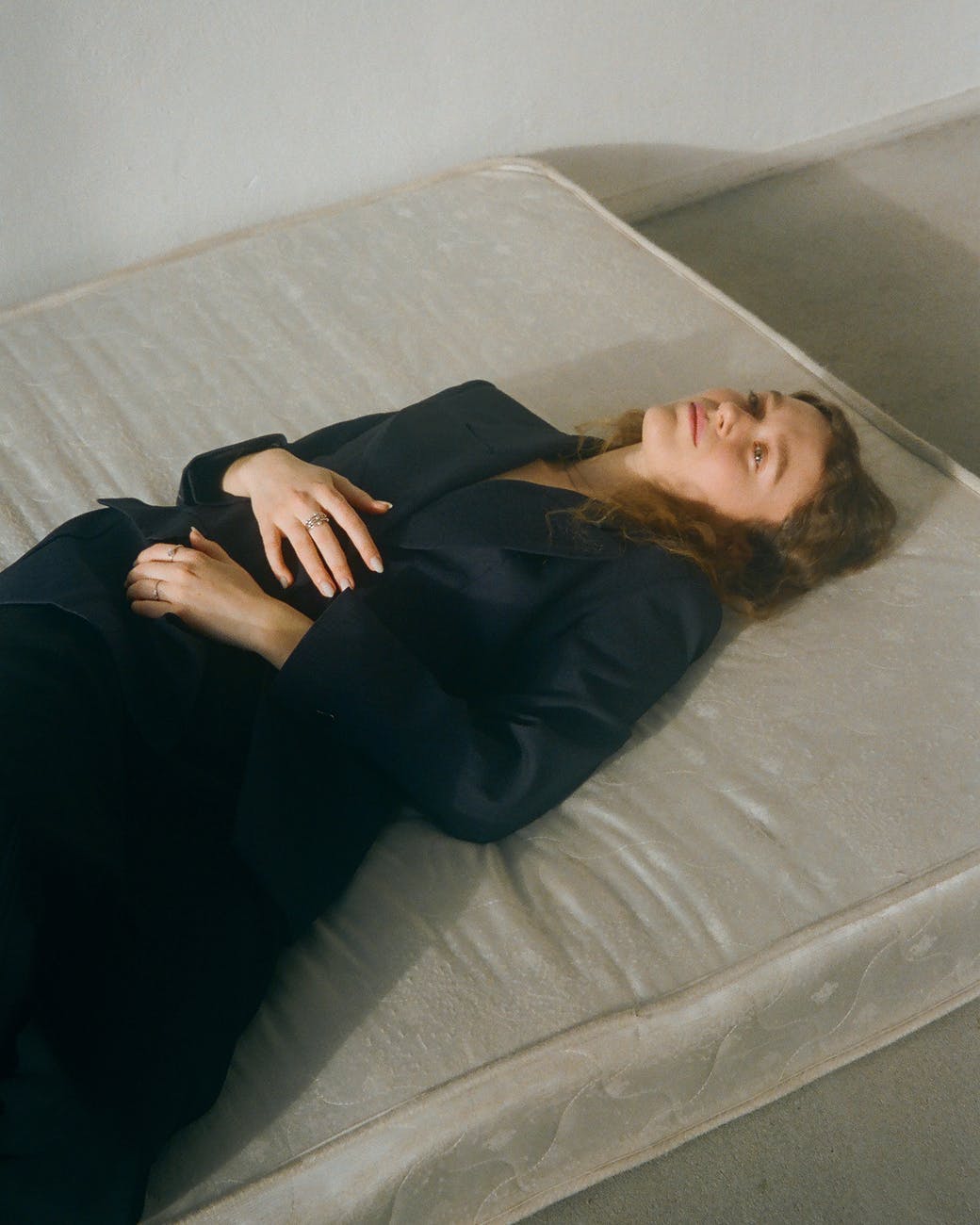 Woman sleeping on a memory foam.
