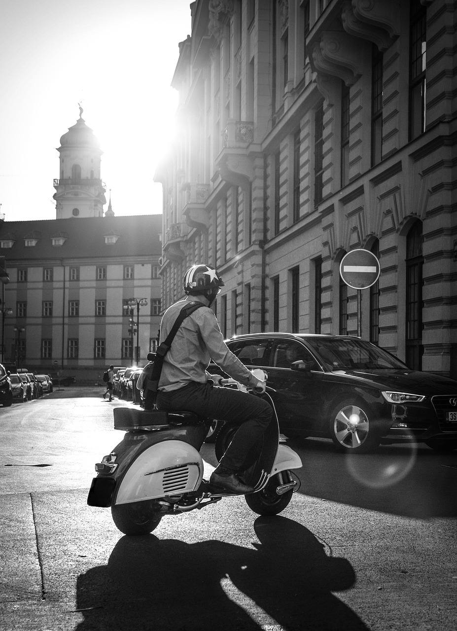 5 Benefits of Scooter Commuting